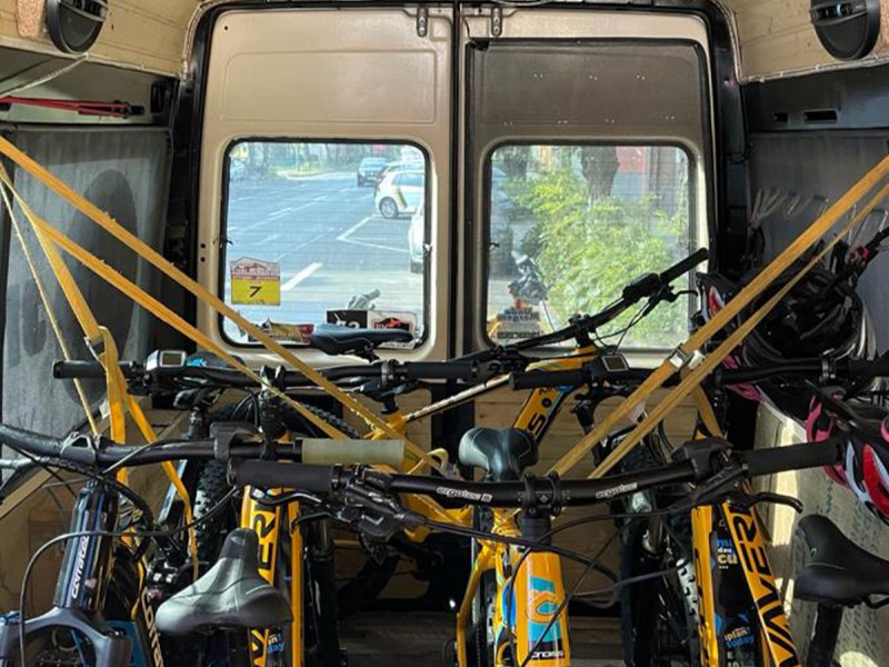 Tur ghidat E Bike in satul Viscri sau Poiana Brasov