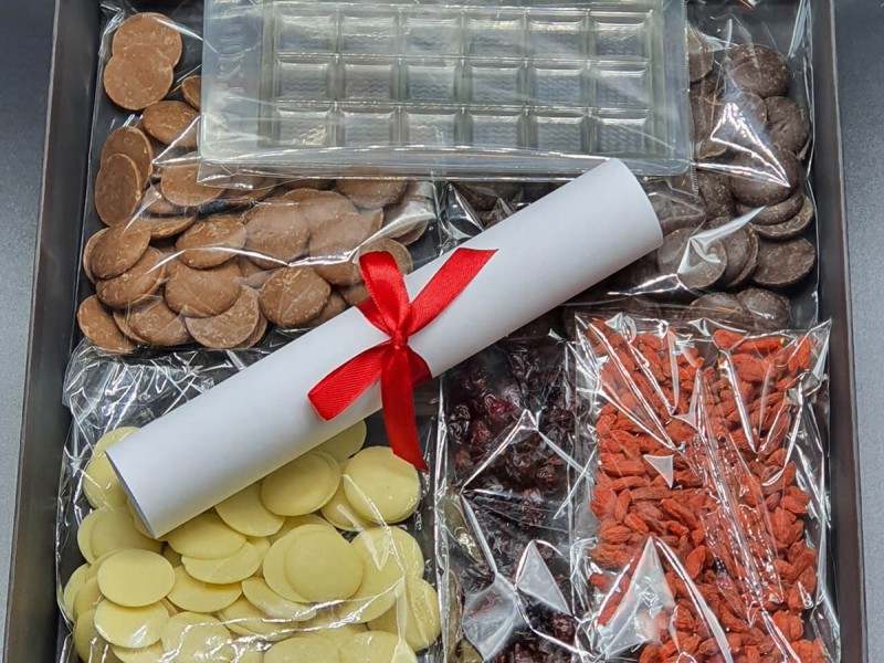 Kit complet pentru prepararea ciocolatei la tine acasa