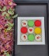 Cadou personalizat - cutie de 9 macarons cu aranjament floral