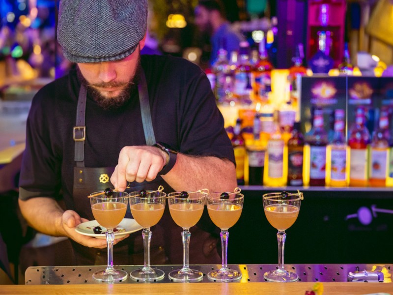 Food and cocktail pairing intr-un restaurant de exceptie, la inaltime