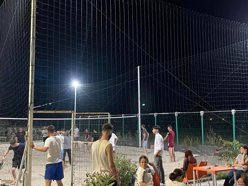 Inchiriaza un teren de volei interior sau exterior langa Craiova