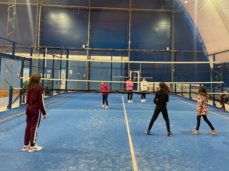 Inchiriaza un teren de volei interior sau exterior langa Craiova