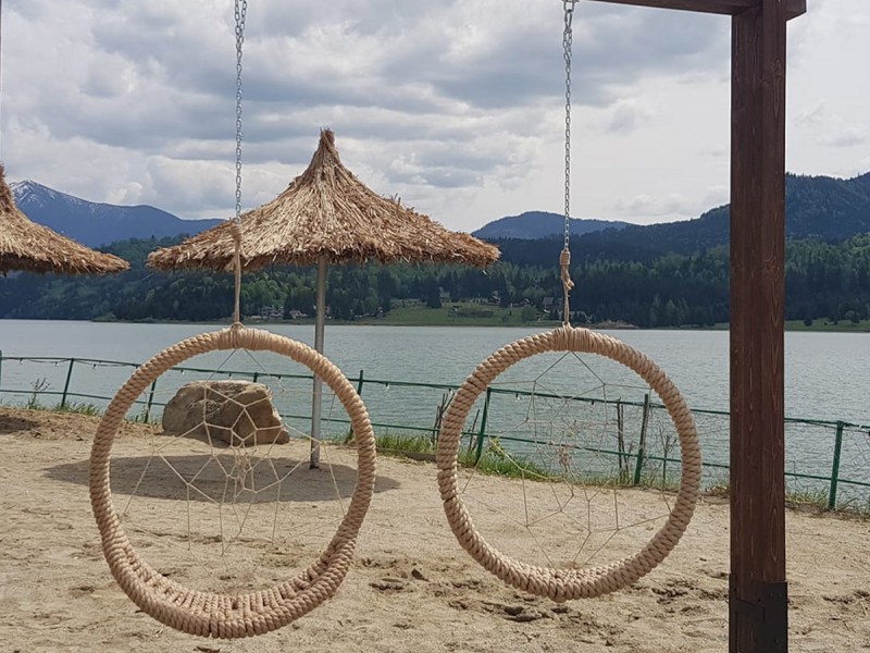 Escapada romantica la Colibita, locul unde marea si muntele se intalnesc