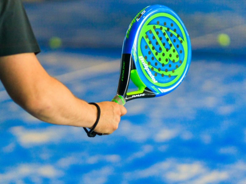 Play paddle, the newest sport, on an outdoor or indoor court in Timisoara