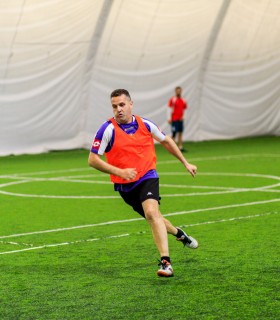Joaca fotbal cu prietenii pe cel mai modern teren din Timisoara