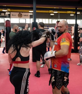 Kickbox cu colegii de munca alaturi de Catalin Morosanu in Bucuresti