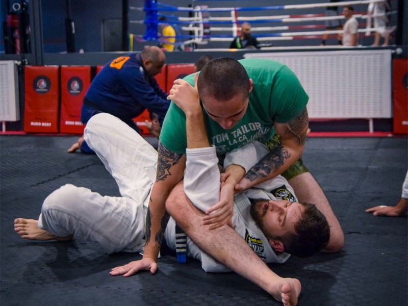 Antrenament Jiu-jitsu Brazilian pentru copii si adulti la Academia Catalin Morosanu