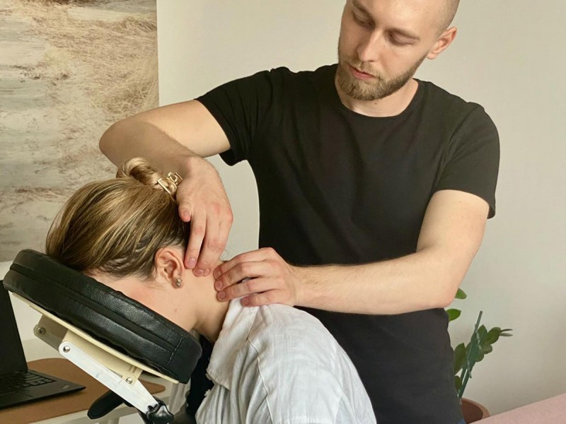 Reward your team - massage at the office for employees