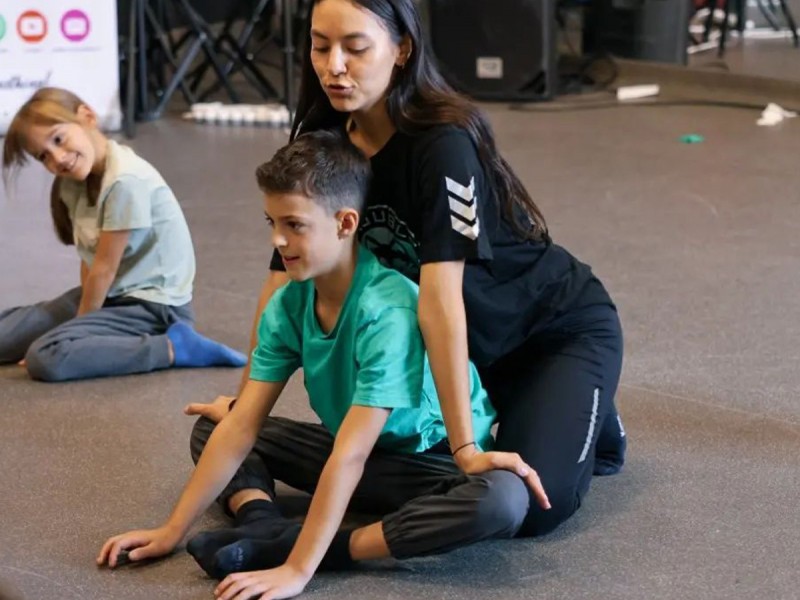 Clasa de stretching pentru toate varstele, in Bucuresti