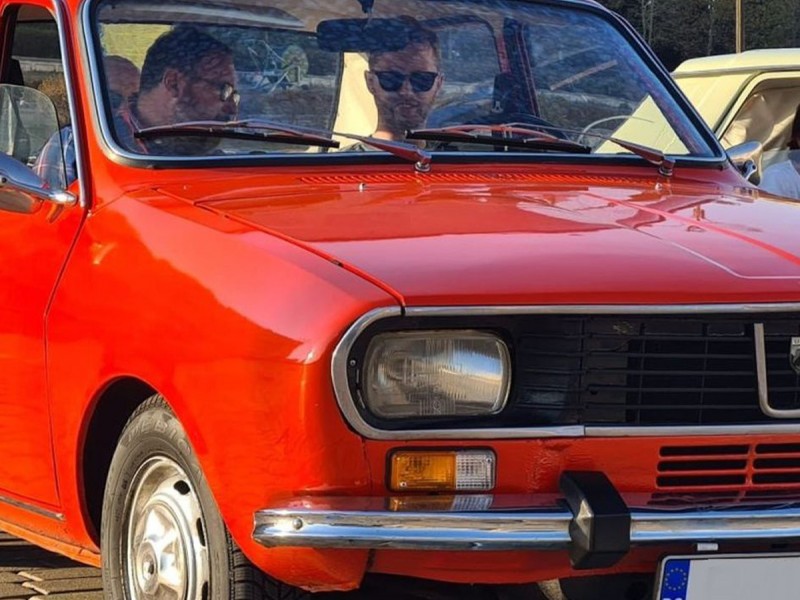 Drive a Dacia 1300 like an 80s rockstar - historical tour in Bucharest