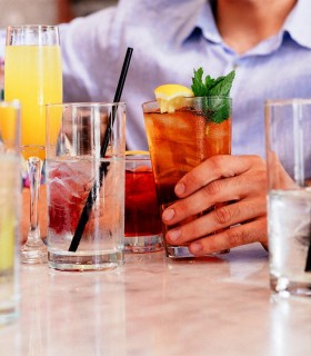 Prepara un cocktail care sa reprezinte locul tau de munca - cocktail workshop pentru grupuri
