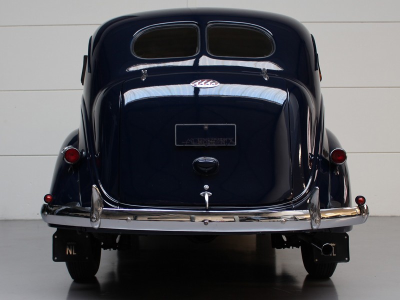 Mark your special moment in style with a vintage car