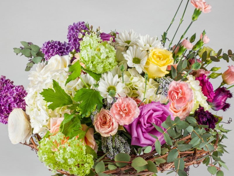 Relaxation workshop in the company of flowers in Bucharest