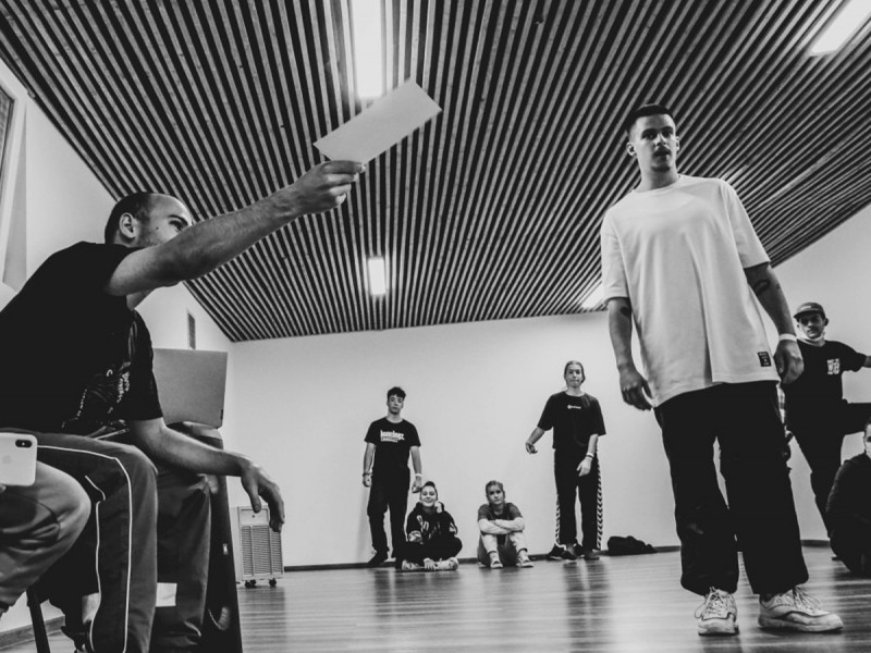 Hip hop, house or commercial dance classes for adults in Cluj