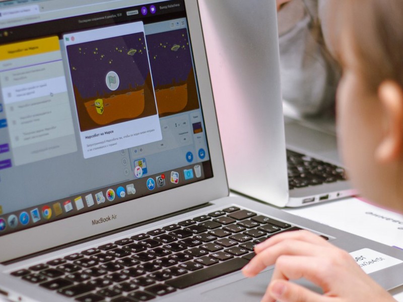 Online programming courses for children and teenagers
