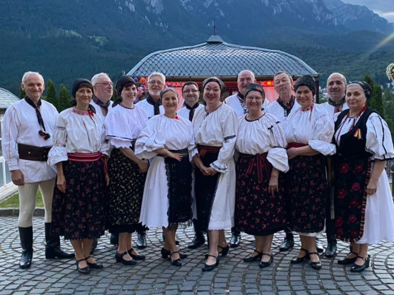 Cursuri de dansuri populare pentru adulti, in Brasov
