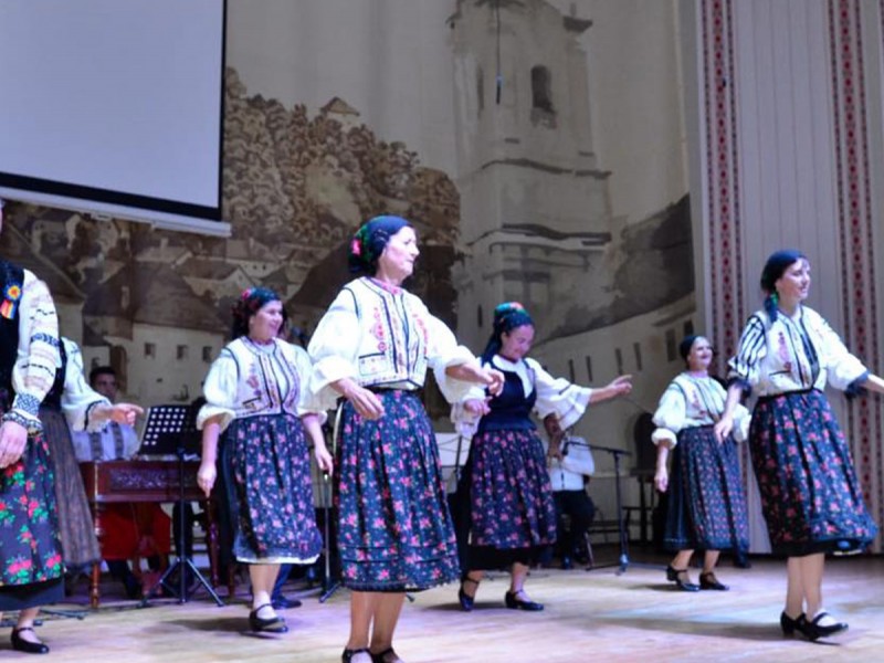 Romanian traditional dance courses for adults in Brasov