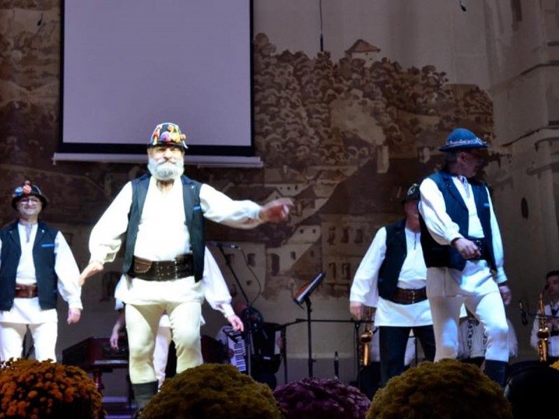 Romanian traditional dance courses for adults in Brasov