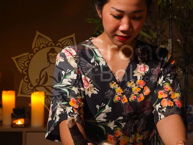 Herbal Balls Thai Massage for Stress and Anxiety Relief