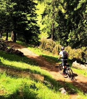 Admire the most beautiful places in Brasov from an E-Bike