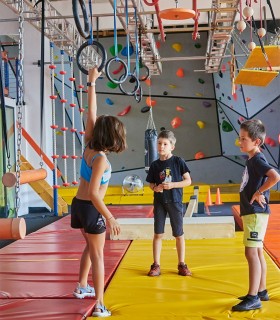 Petrecere pentru copii la cel mai cool club Ninja Warrior din Romania