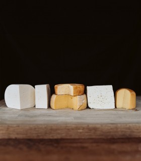 Degustare si atelier de branzeturi la o ferma de renume in Brasov