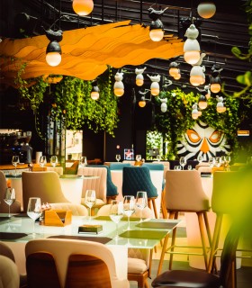 Gastronomic experiences in an exceptional restaurant at the top