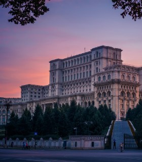 Descopera povestea Bucurestiului comunist intr-un tur privat