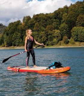 Stand up paddle pe Lacul Paltinu - admira muntii si Valea Doftanei