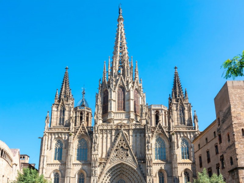 Discover the romantic attractions of Barcelona in a unique treasure hunt