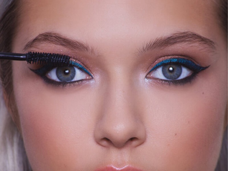 Curs de automachiaj cu make-up artistul vedetelor, Roxana Minea