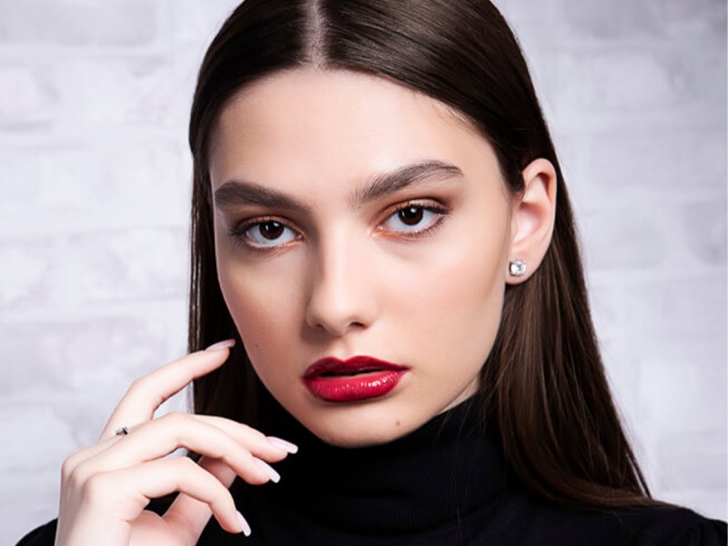 Curs de automachiaj cu make-up artistul vedetelor, Roxana Minea
