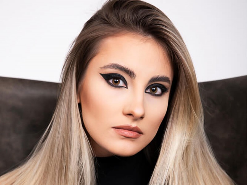 Curs de automachiaj cu make-up artistul vedetelor, Roxana Minea