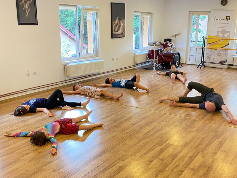 Curs de dans contemporan si musical, pentru copii, in Brasov
