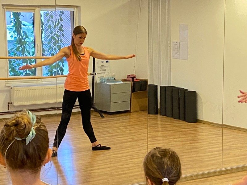 Curs de dans contemporan si musical, pentru copii, in Brasov