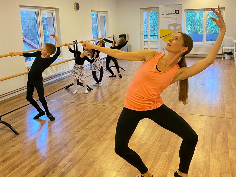 Curs de dans contemporan si musical, pentru copii, in Brasov