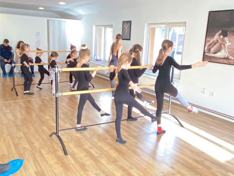 Curs de dans contemporan si musical, pentru copii, in Brasov