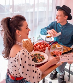 Cina romantica intr-un restaurant la inaltime, din vremea "Micului Paris"