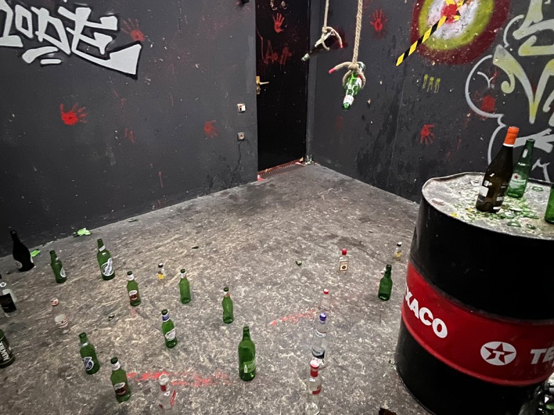 Scapa de stres si distreaza-te la camera de spart obiecte, in Bucuresti
