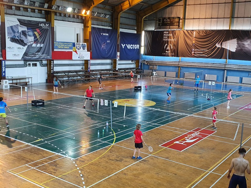 Badminton membership for adults and children in Bucharest
