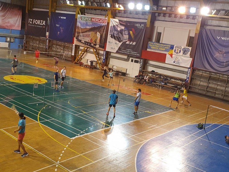 Badminton membership for adults and children in Bucharest