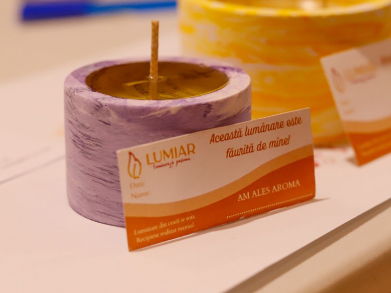 Atelier de turnat lumanari parfumate din ceara de soia, in Bucuresti