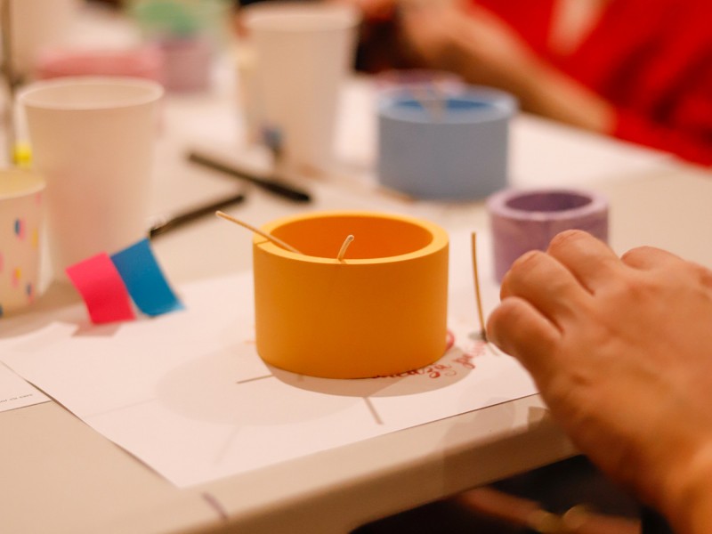 Soy wax scented candle casting workshop in Bucharest