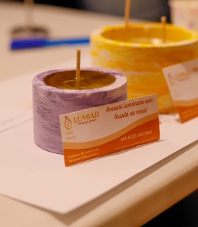 Atelier corporate de turnat lumanari parfumate, in Bucuresti