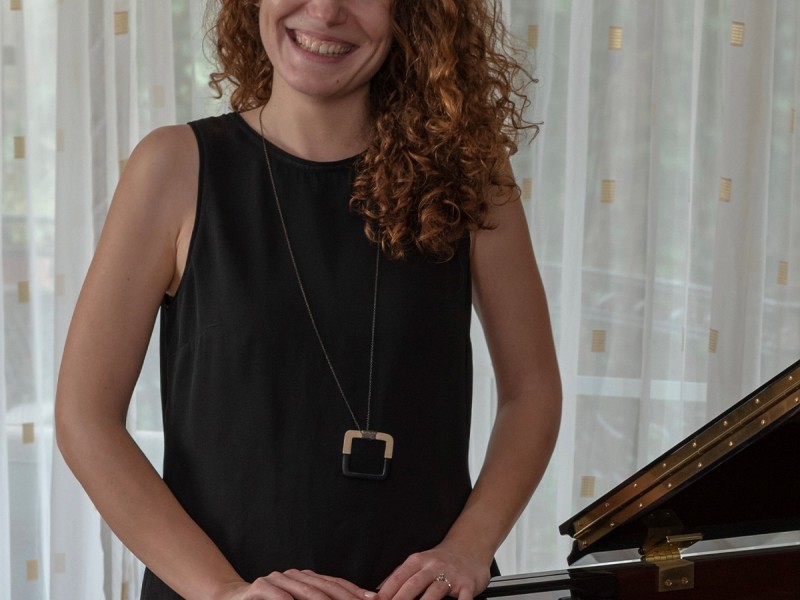 Online piano lessons with Lena Napradean