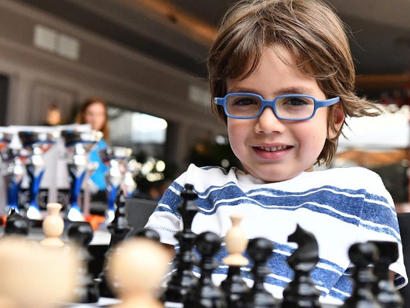 Subscription to chess lessons for children in Bucharest