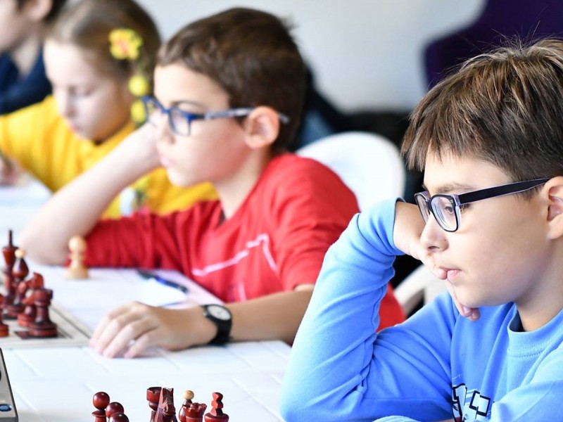 Subscription to chess lessons for children in Bucharest
