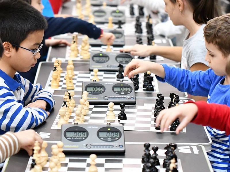 Subscription to chess lessons for children in Bucharest