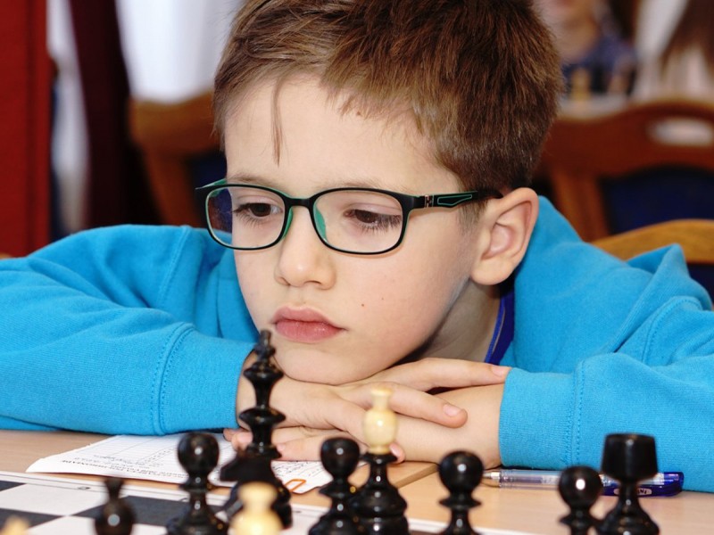 Subscription to chess lessons for children in Bucharest