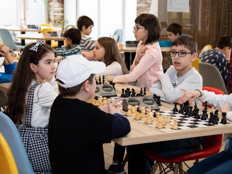 Subscription to chess lessons for children in Bucharest